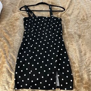 Forever 21 black/cream short knit dress (size M)